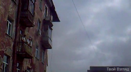 Во Владивостоке на глазах людей рухнул жилой дом